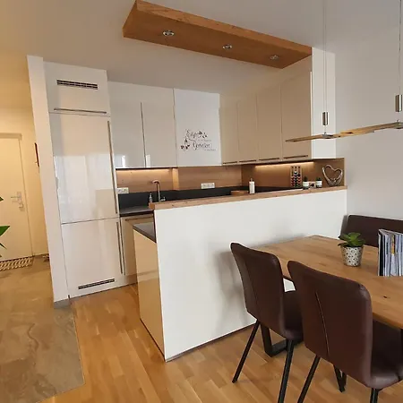 Luxuriöse Wohnung mit Garten&Terrasse in Seenähe Gmunden Exterior foto