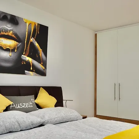 Luxuriöse Wohnung mit Garten&Terrasse in Seenähe Gmunden Exterior foto
