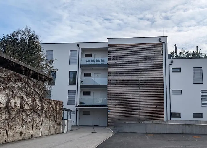Luxurioeses Apartment Mit Garten & Terrasse In Der Naehe Vom See Im Schoenen Salzkammergut